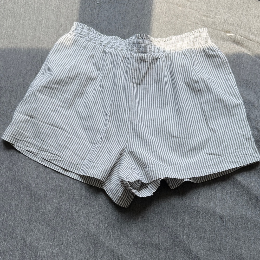 American Eagle Striped Gray Women's Shorts